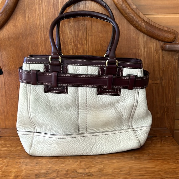 Rare! Coach Hampton Book Tote in cream with Dark Brown Pebbled Leather Details. - Picture 3 of 8